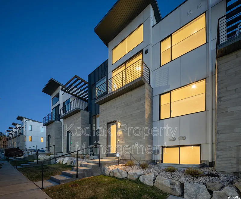 1541 E Talo Ct