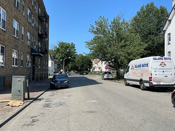 4th image of 133 N Maple Ave #202-7