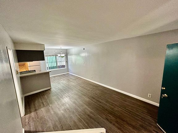 2nd image of 900 Kincaid Ave APT 5