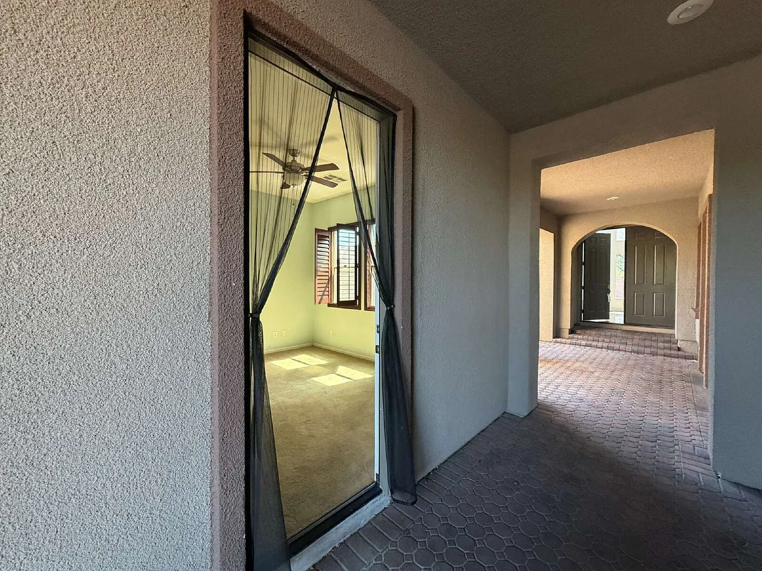 5 bed, 4.0 bath, 4632 sqft, $5,198 — Photo 4