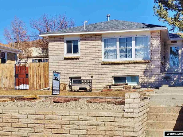1109 High St, Rawlins, WY 82301