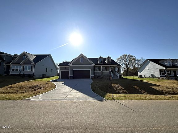 3rd image of 70 Hot Springs Way