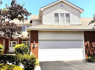 10802 Canterbury Dr, Mokena, IL 60448