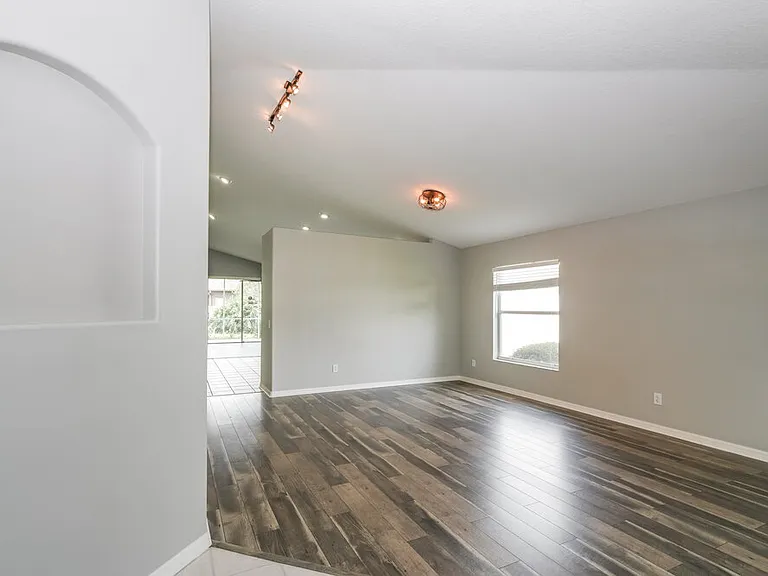 1739 Sweetspire Dr — Photo 4