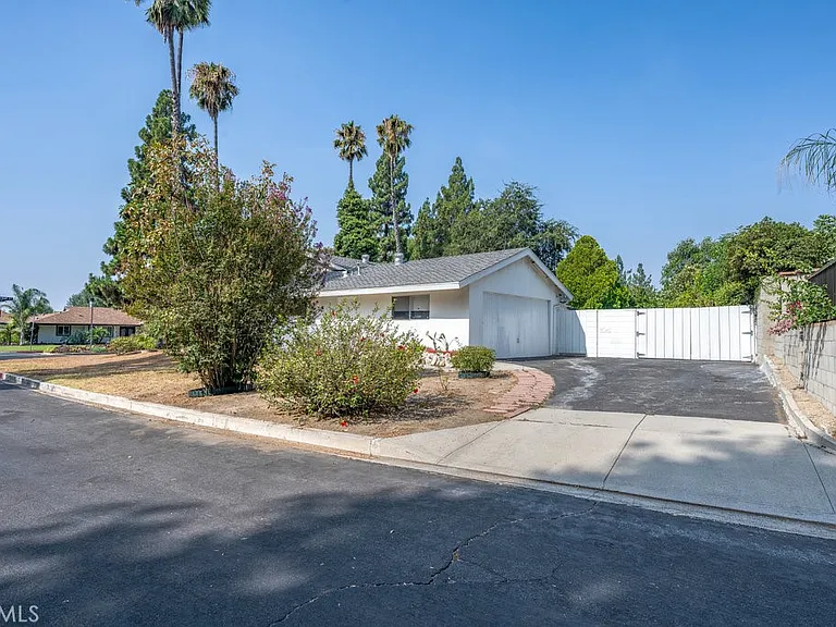 19443 Superior St — Photo 33