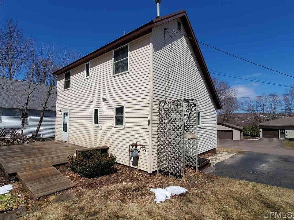 2nd image of 401 W Baraga Ave