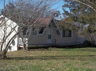 13 Suntan St, Galena, MO 65656