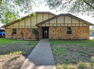 200 Bowie Ln, Hewitt, TX 76643