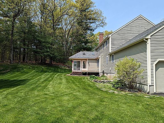 3rd image of 14 Jacob Cobb Ln