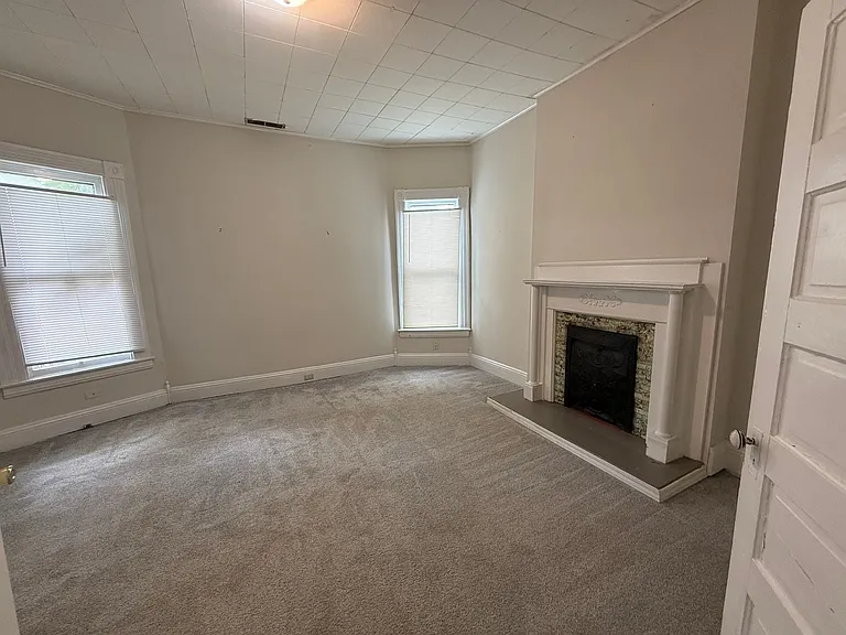 376 Park Ave — Photo 50