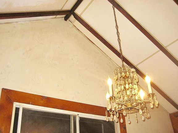 4th image of 1707 E 52nd St #1