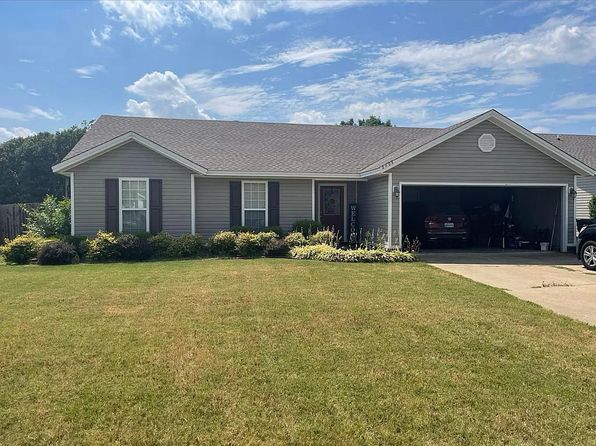 2403 Chastain Dr