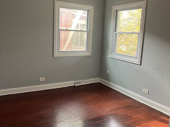 3rd image of 14600 Loomis Ave