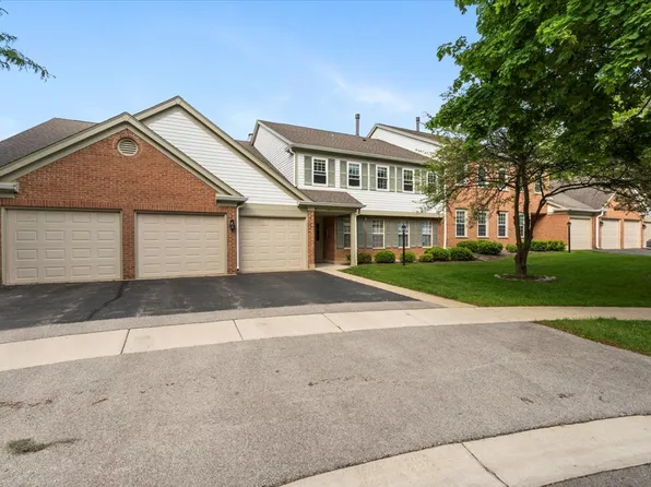 1300 Woodside Ct Unit B2, Schaumburg, IL 60193