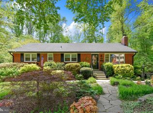 5645 Ravenel Ln, Springfield, VA 22151