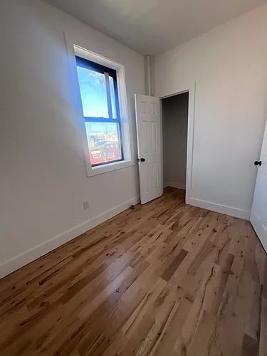 35 Lawrence St Photo 1