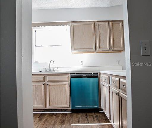 5th image of 42 Westwood Dr