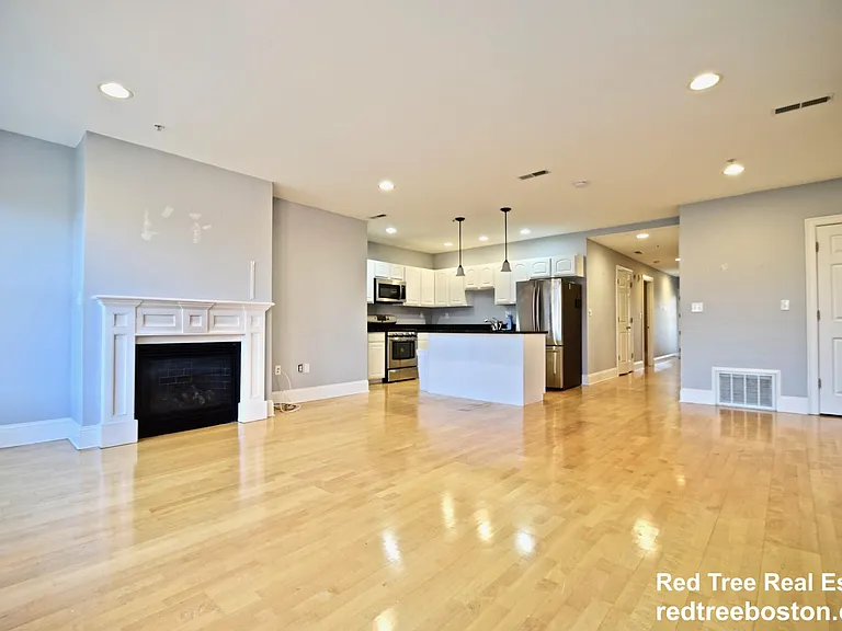 1306 Columbia Rd #3 — Photo 3