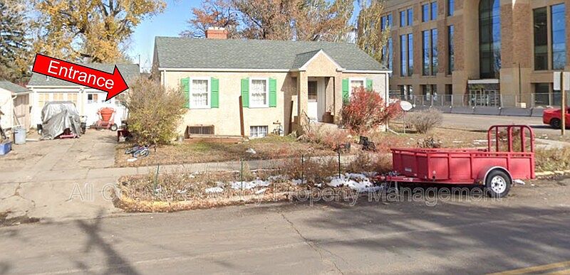 1st image of 819 1/2 E Lewis St