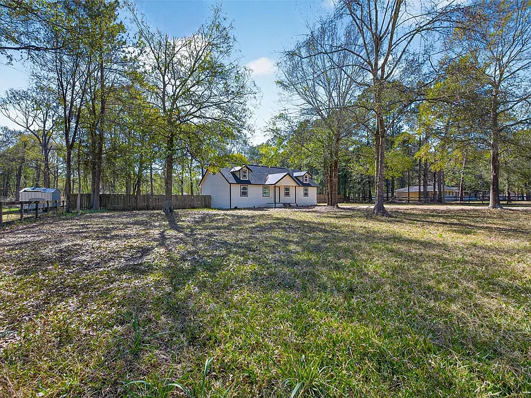 170 Walter Dr — Photo 5