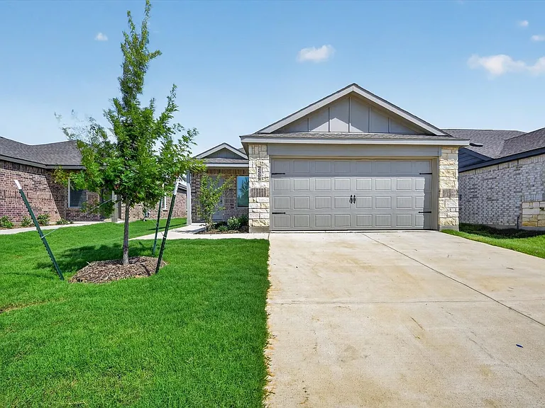 2509 Guineas Ln — Photo 1