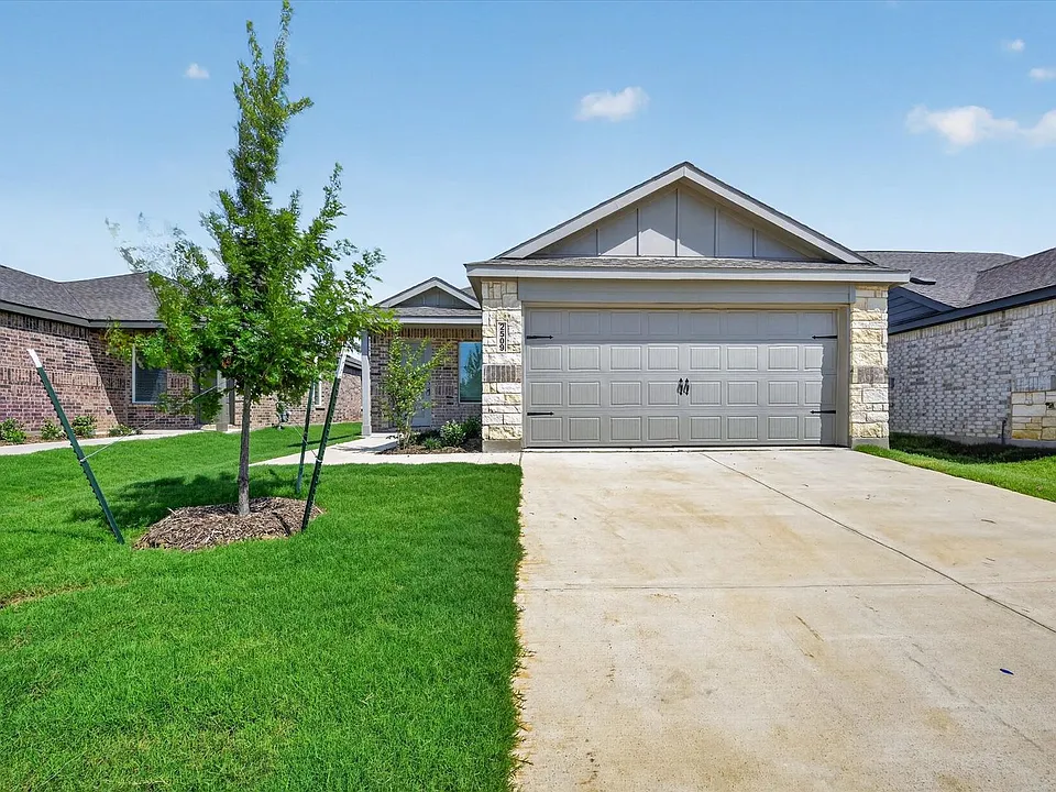2509 Guineas Ln