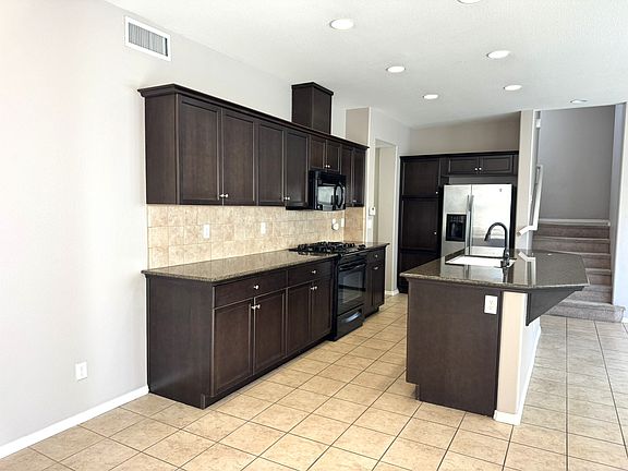 3rd image of 4060 Trenton Ave
