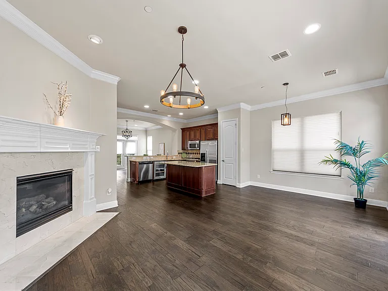 5709 Lois Ln — Photo 17
