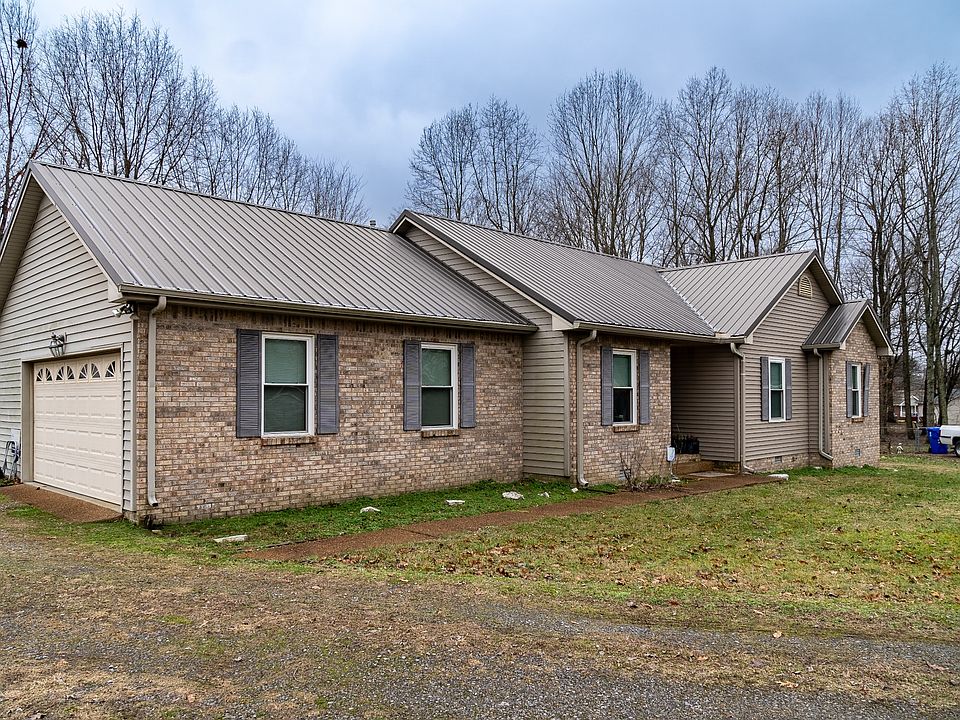 1st image of 100 Laura Dr