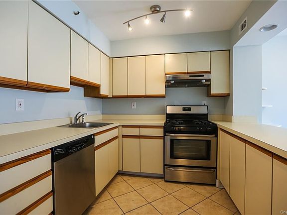 3rd image of 14 Nosband Ave APT 2E