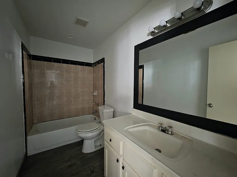 3001 Ashley Pl #3027 — Photo 5
