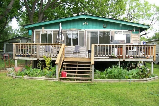 2nd image of 145 Lakeshore Dr S