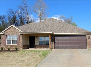 6330 Clay Ave, Springdale, AR 72762