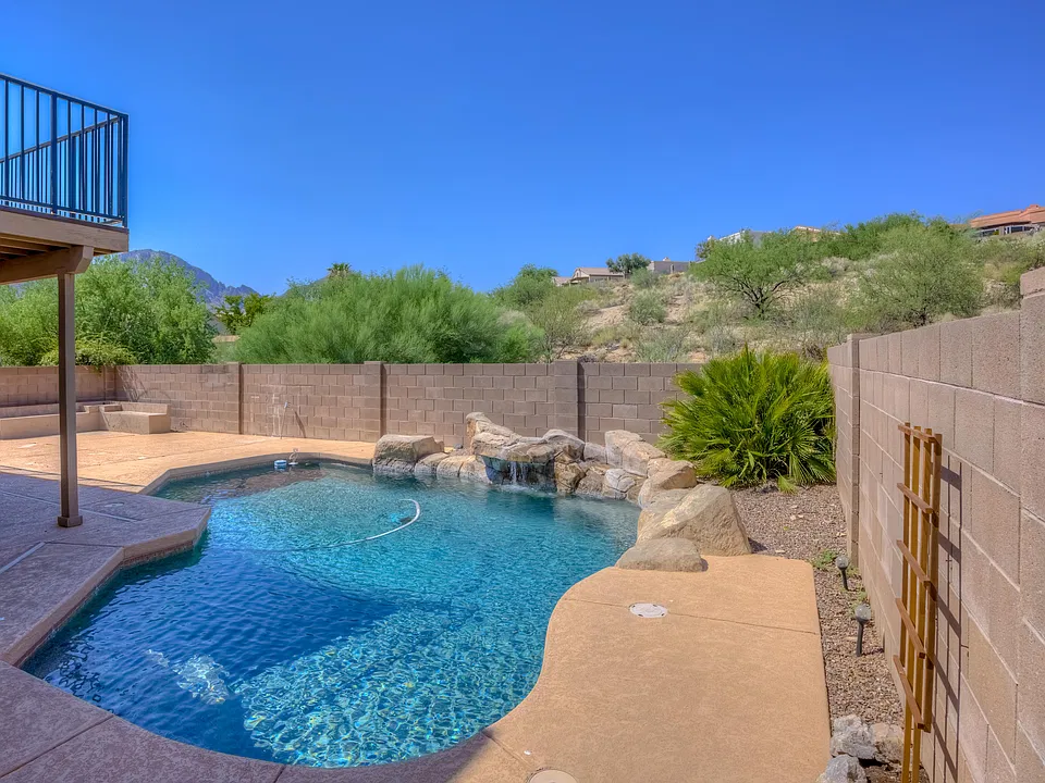 11966 N Labyrinth Dr