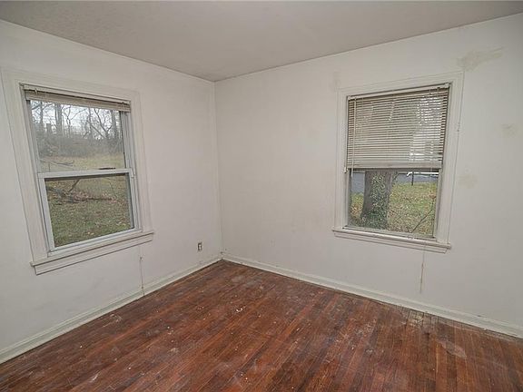5th image of 2531 Marcia Blvd