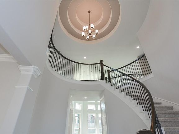 4th image of 208 Whittington Way