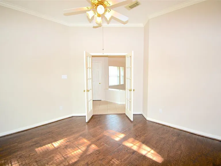 5911 Mettler Ln — Photo 8