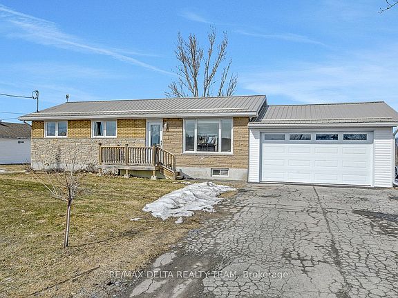 3rd image of 6591 Russell Rd