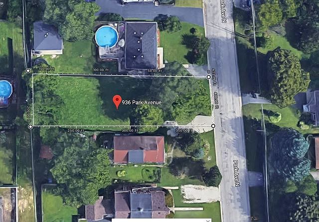 1st image of 936 Park Ave
