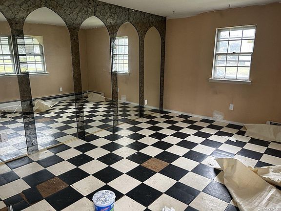 2nd image of 76 Strathmore Court Dr #76
