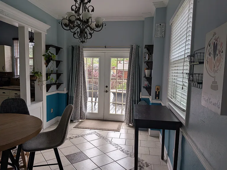 4327 Stanley St — Photo 5