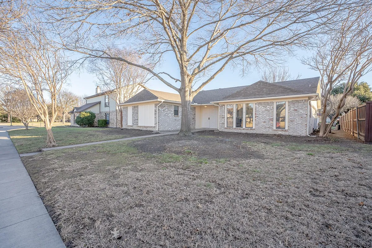 Building Photo - 804 Whitehall Dr