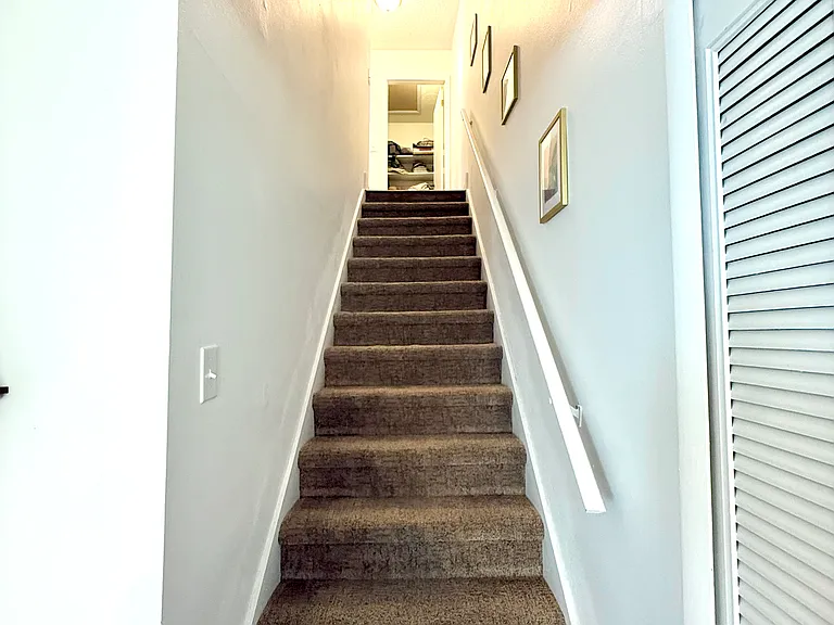 11801 Foxrun Ln — Photo 15