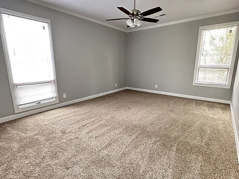 208 Forest View Ct — Photo 12