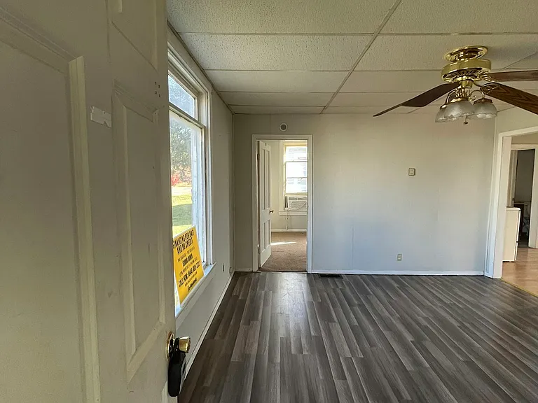 109 E Jackson St — Photo 3