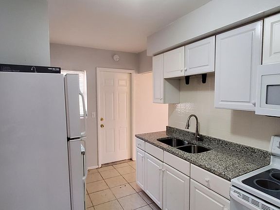 5th image of 3351 Hillsdale Ave #C