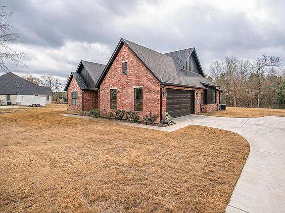 2nd image of 384 Clara Ln