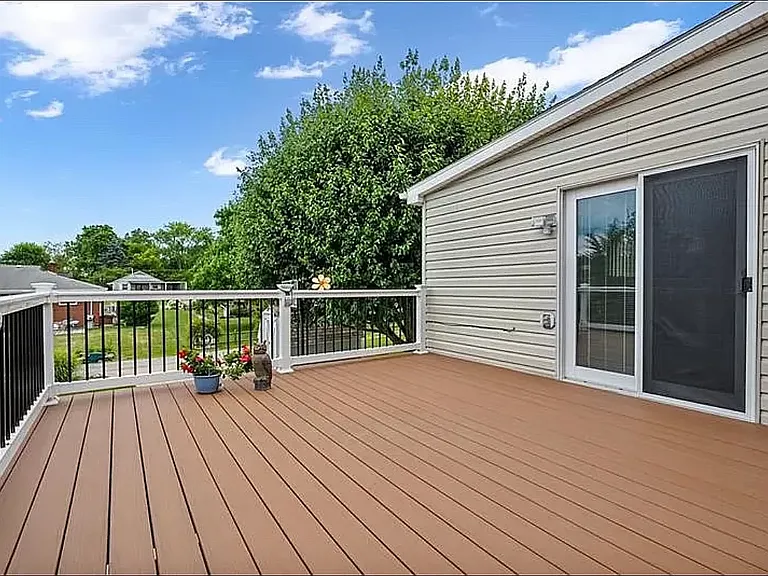 1308 Chaplin St — Photo 4