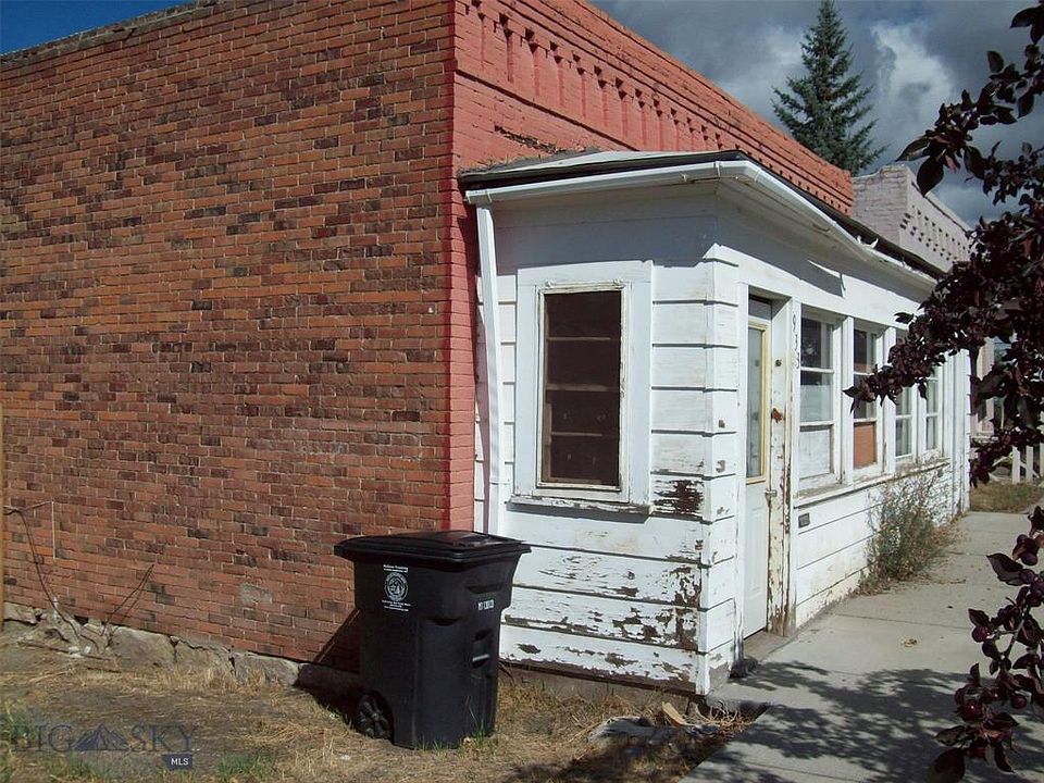 2nd image of 931 S Main St
