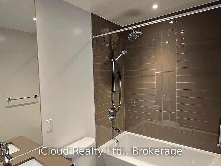 448 Burnhamthorpe Rd W #4006 — Photo 3